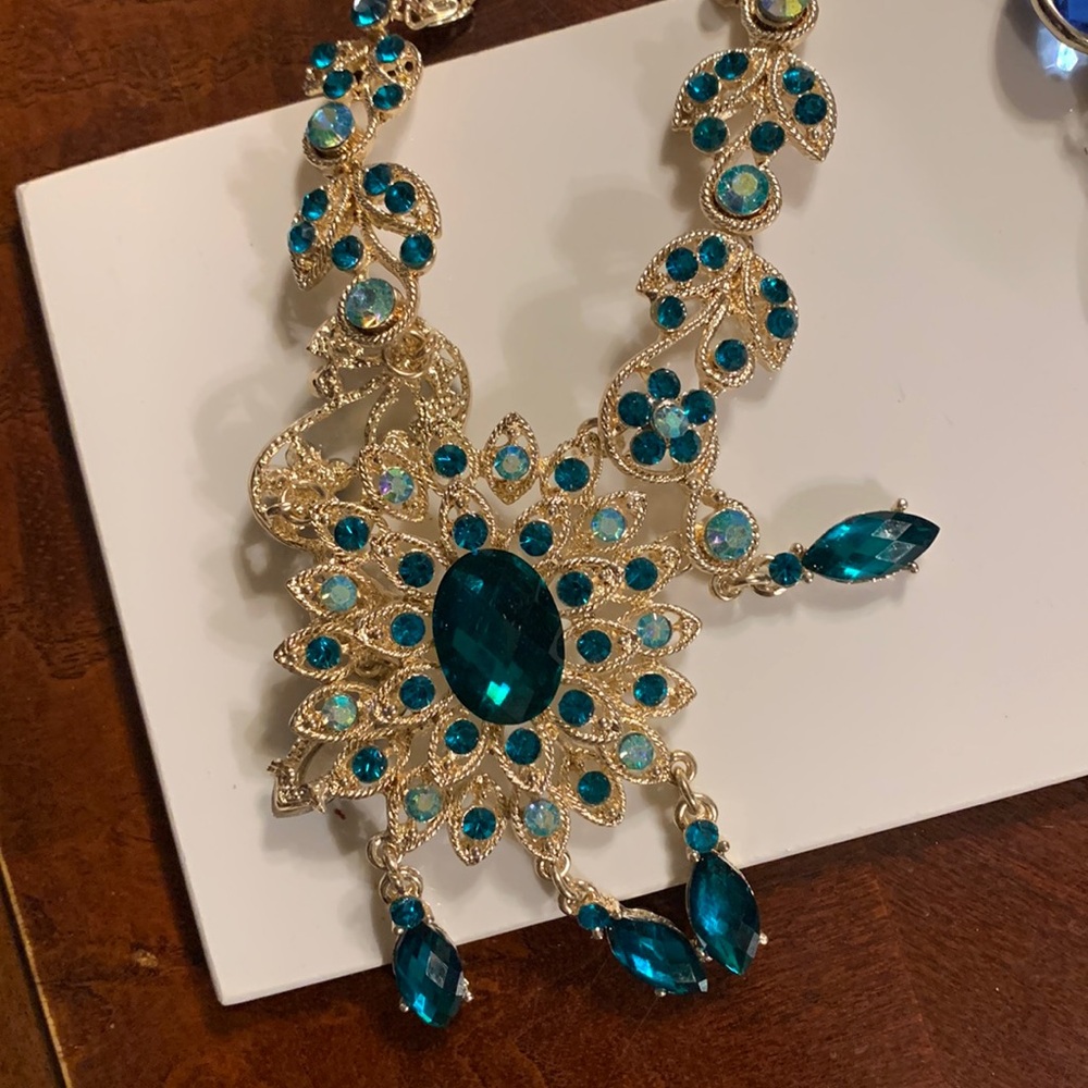 Green Rhinestone Gold Necklace